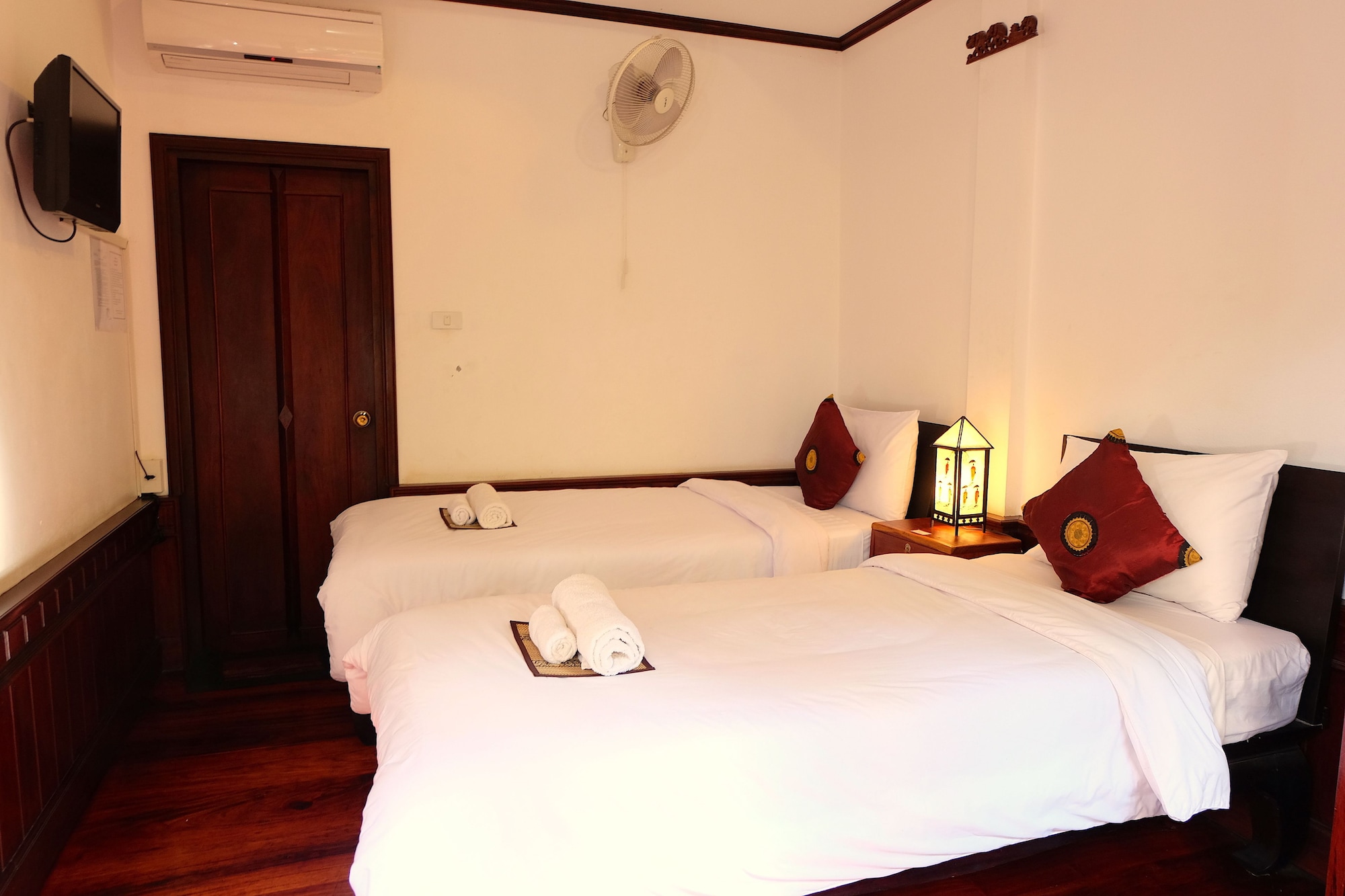 STANDARD, TWIN BEDS