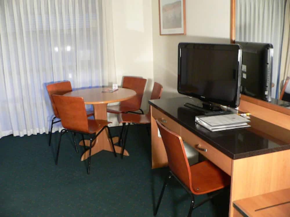 Pegasus Motor Inn And Serviced Apartments 36/47