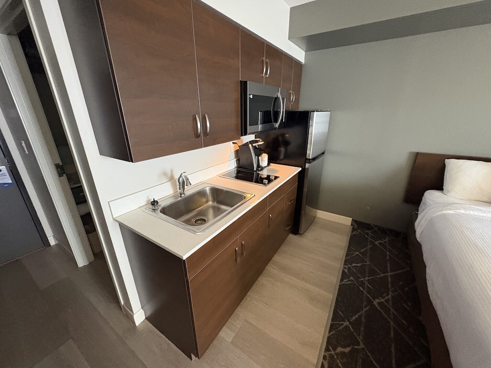 Microtel Inn And Suites By Wyndham Portage La Prairie 33/33