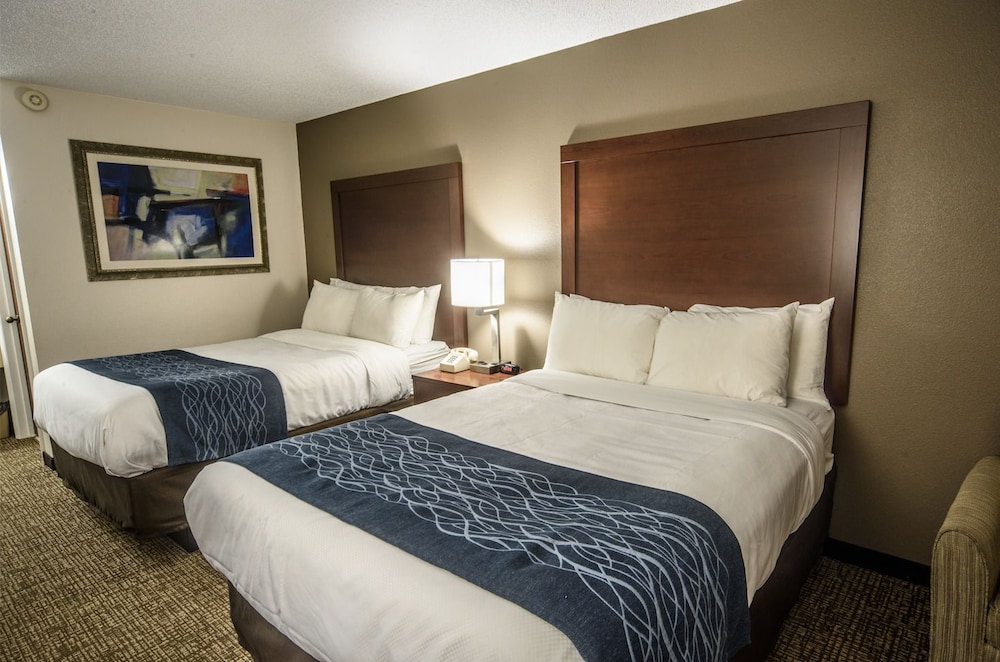 Richland Inn Lawrenceburg 22/46