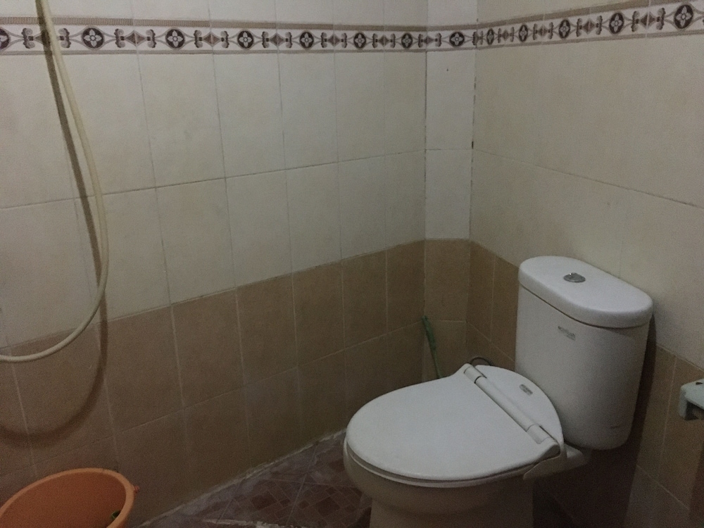 Hotel Alami near Alun-Alun Klaten 8/40