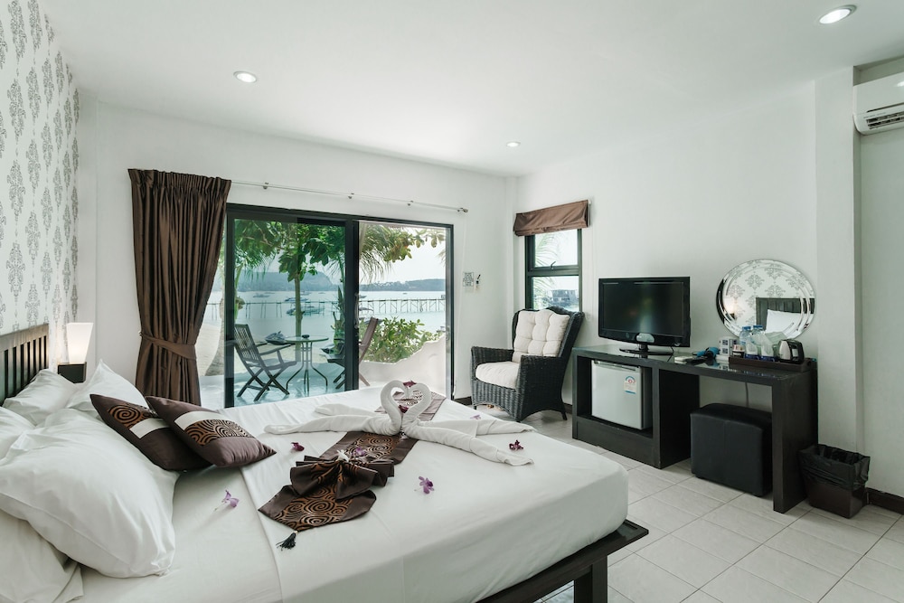 Samui Pier Beach Front Resort 38/80