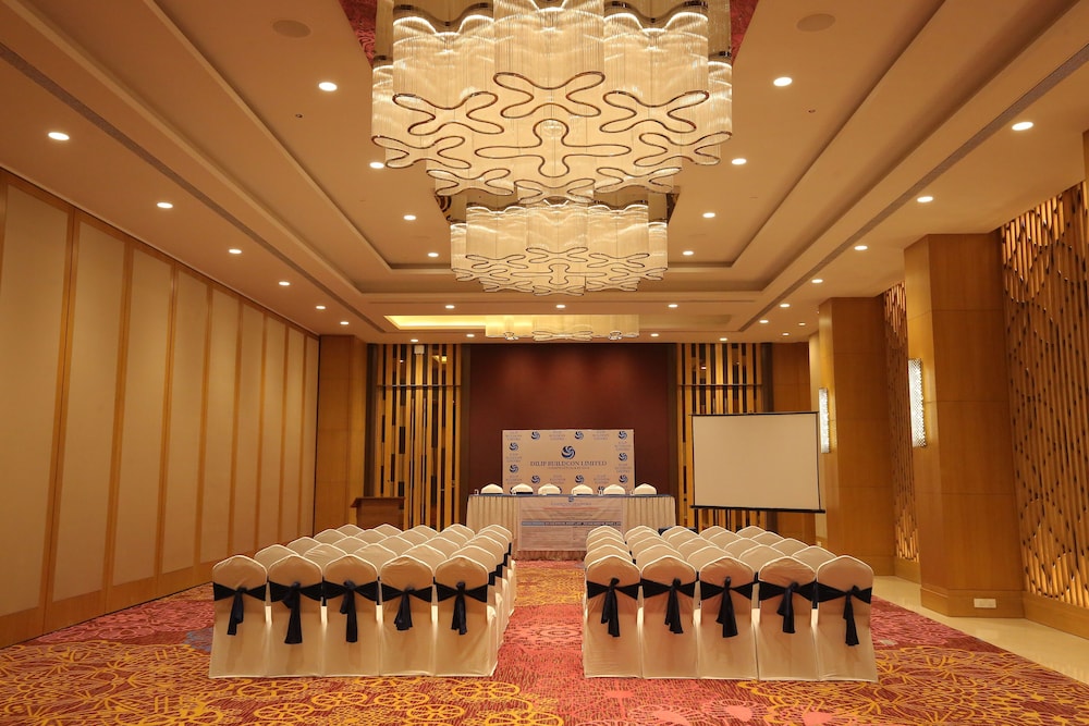 The Imperial Palace Hotel 14/70