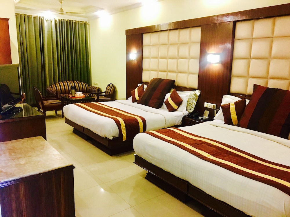 HOTEL CJ INTERNATIONAL 7/17