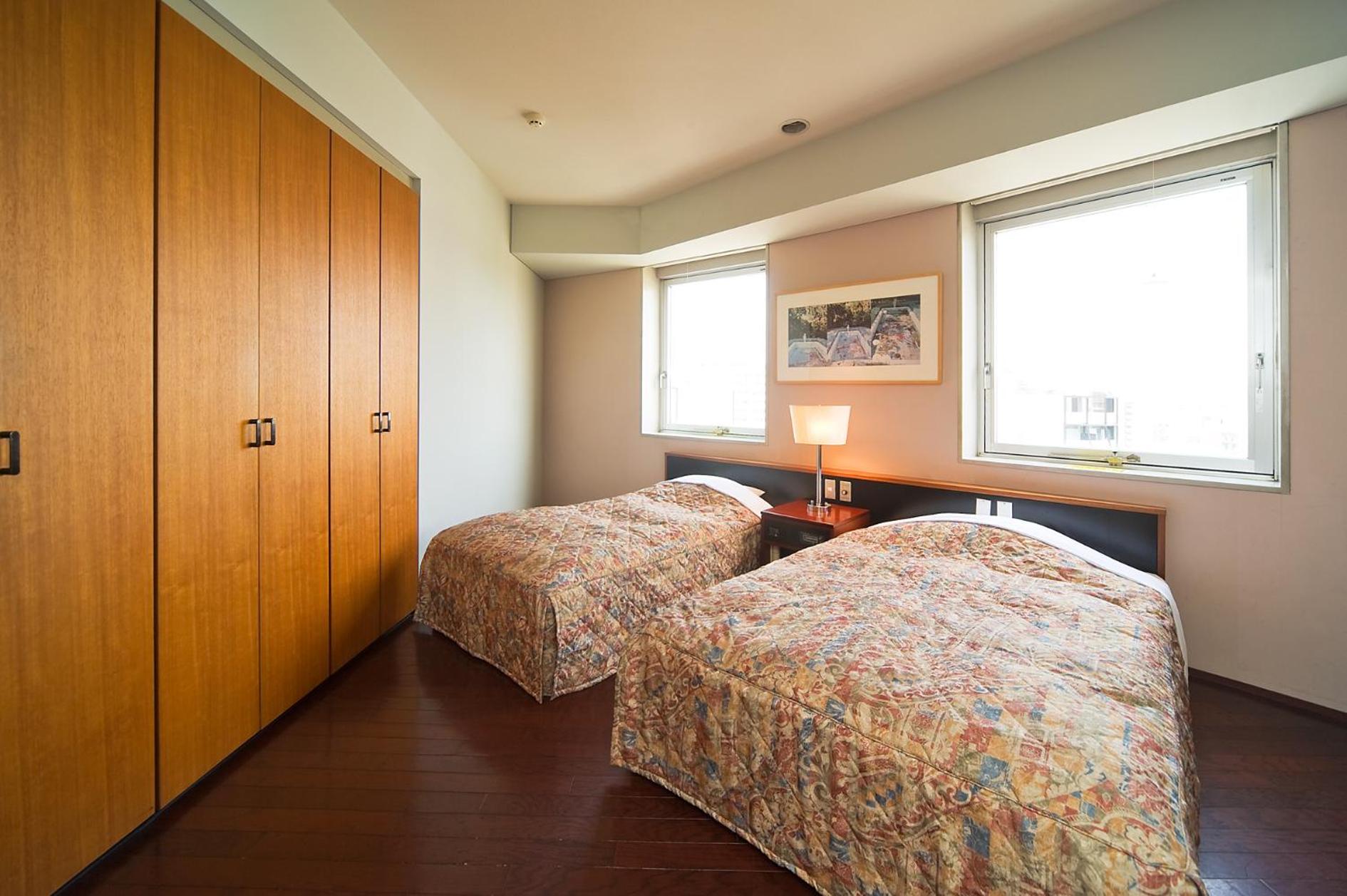 Suite, Smoking