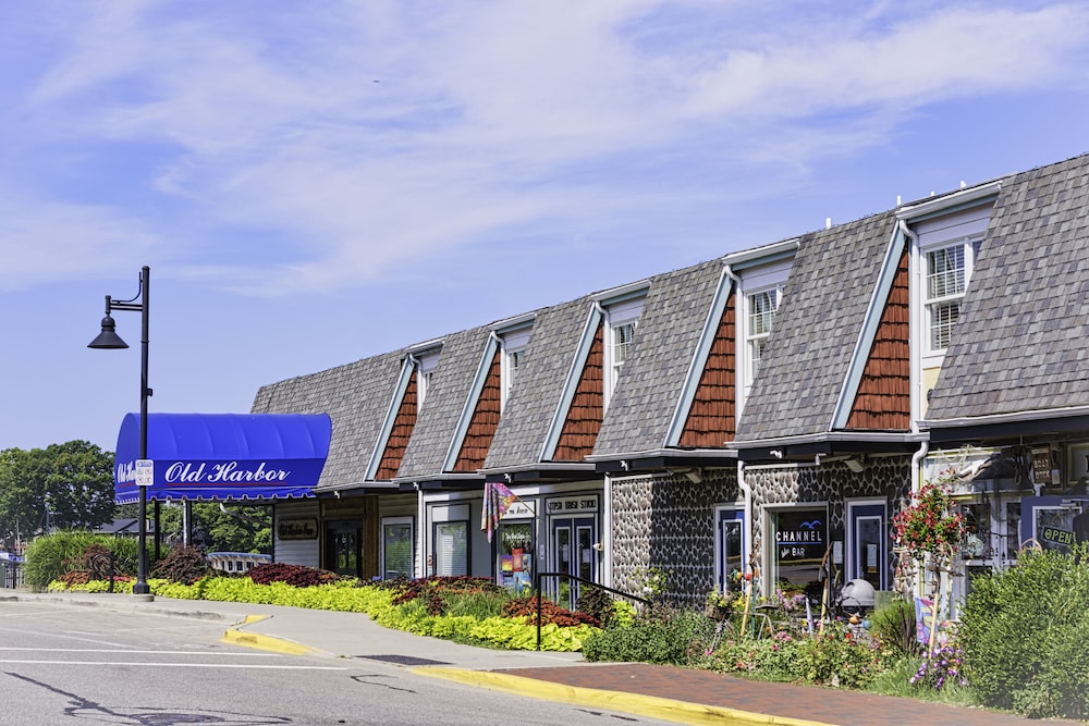 Old Harbor Inn 3/50