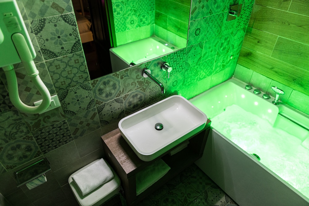 Navona Central Suites 48/50