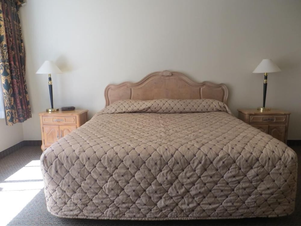 Portside Inn & Suites 7/58