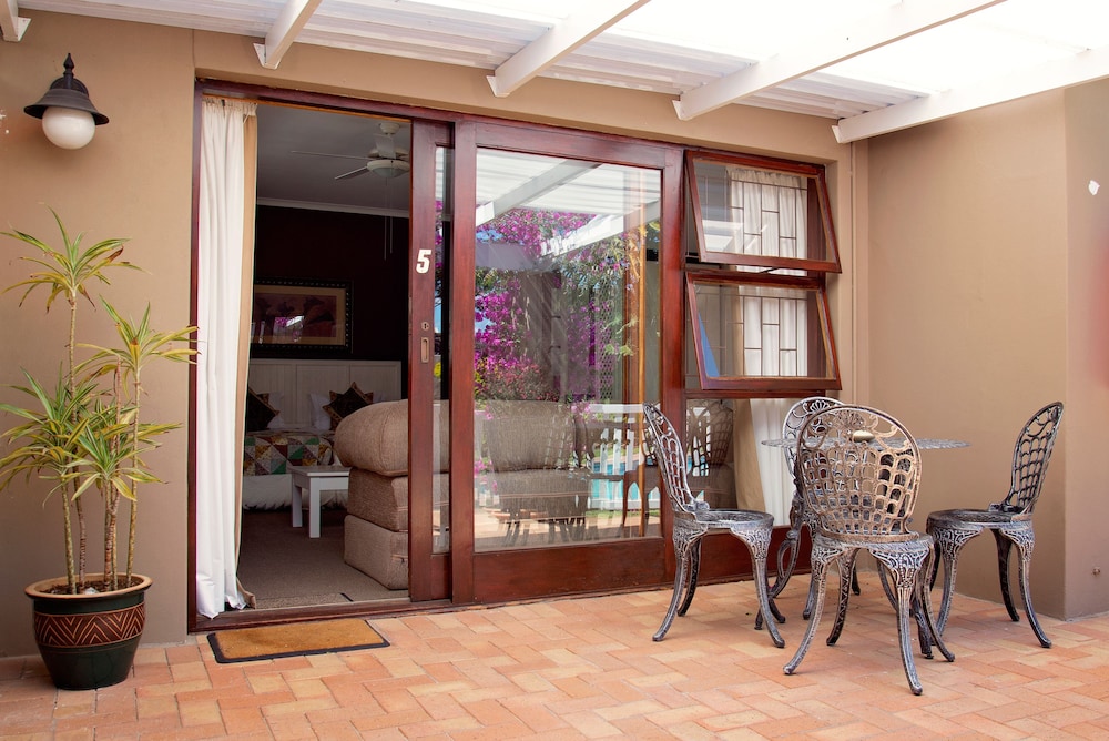Bayside Guest House 25/50