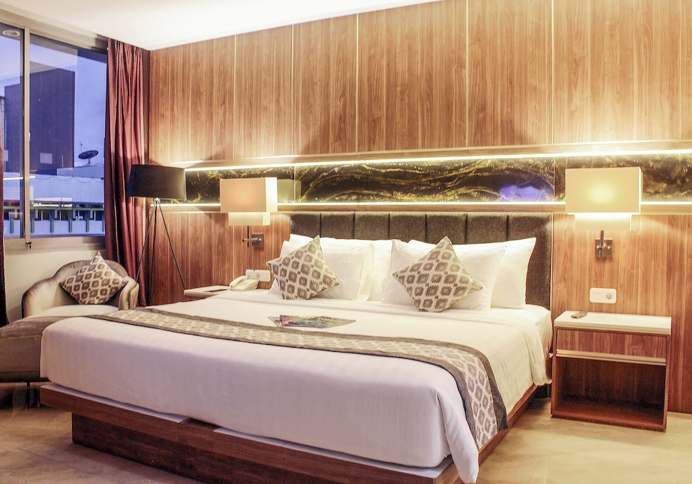 Super, Express, Suite, King Bed