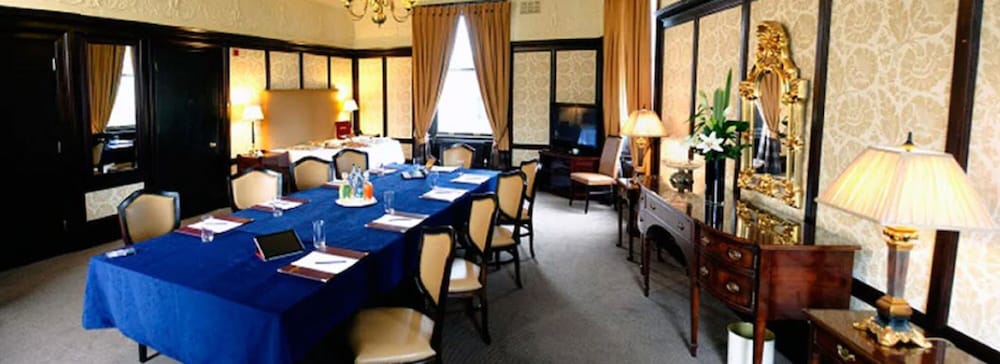 Parliament House Hotel 52/65