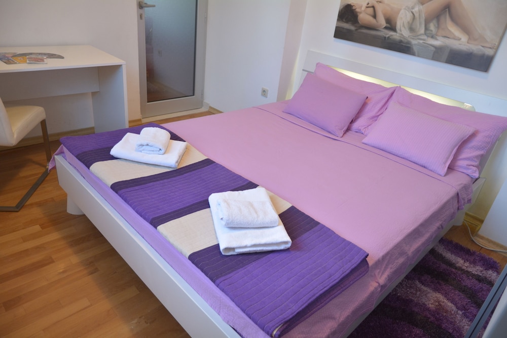 Villa Avantgarde 18/50