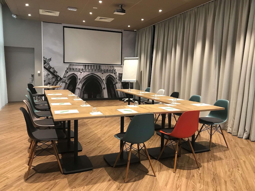 Ibis Dijon Centre Clemenceau 61/74