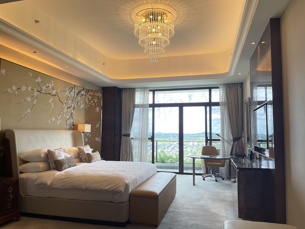 Forest City Golf Hotel 6/50