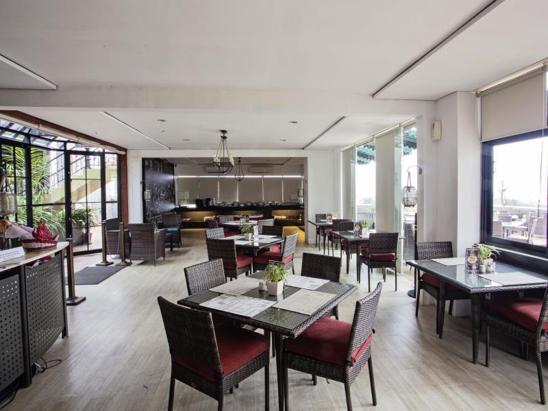 Kenari Tower Hotel 36/49