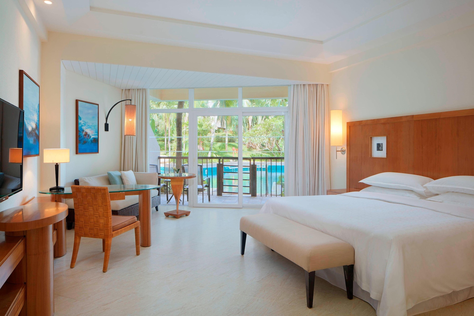 Grand, Lagoon, Deluxe, King Bed
