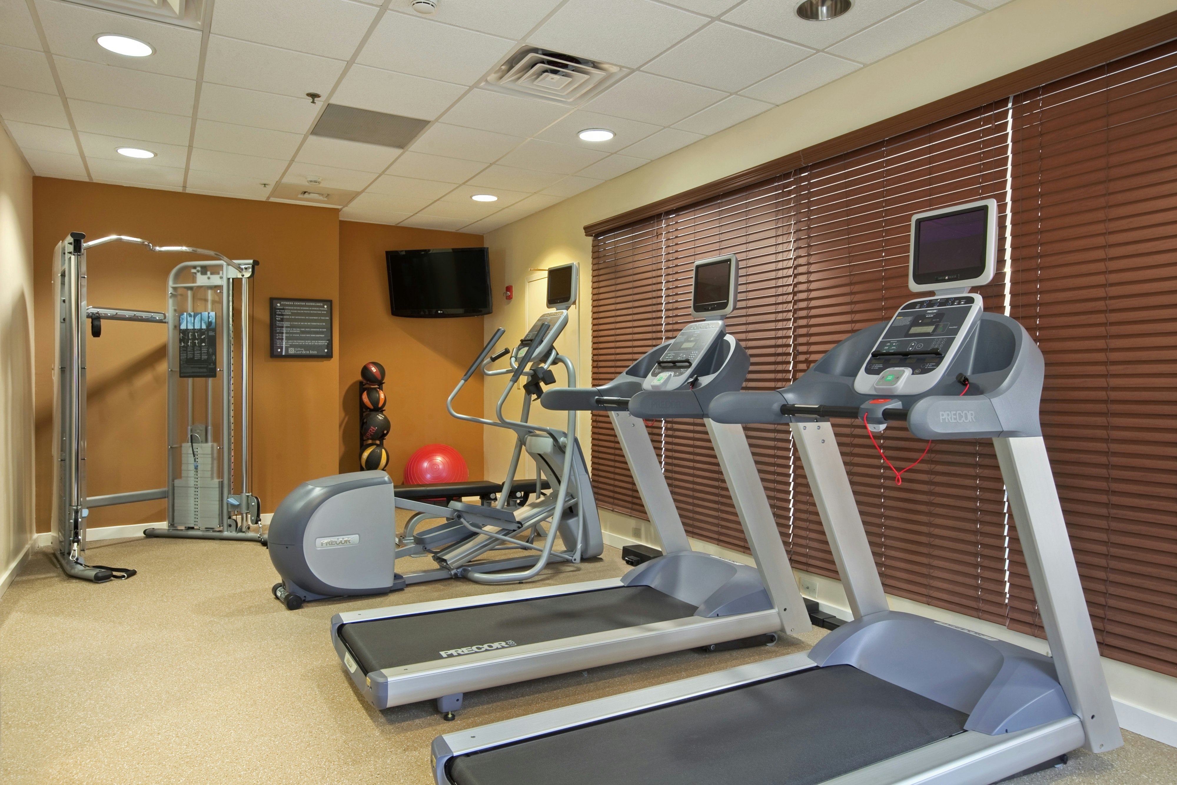 Hilton Garden Inn Hoffman Estates 24/52