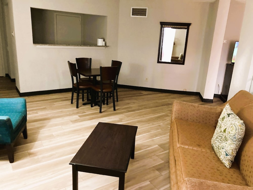 Motel6 Nacogdoches, TX - SFA University 25/50