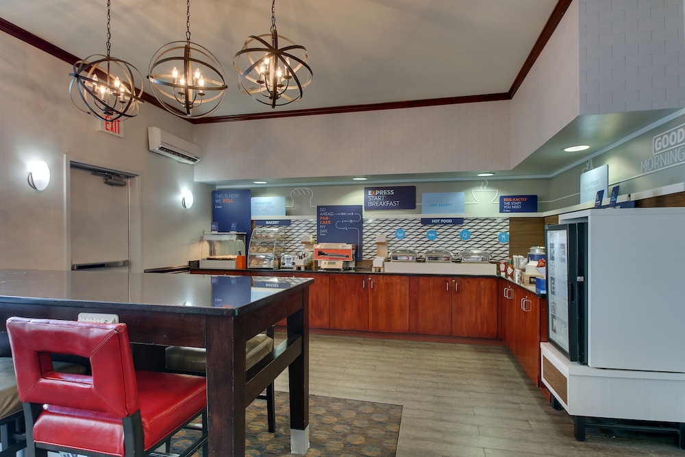 Holiday Inn Express And Suites Allentown West Ex Bw Plus Allentown Inn Suites 45/52