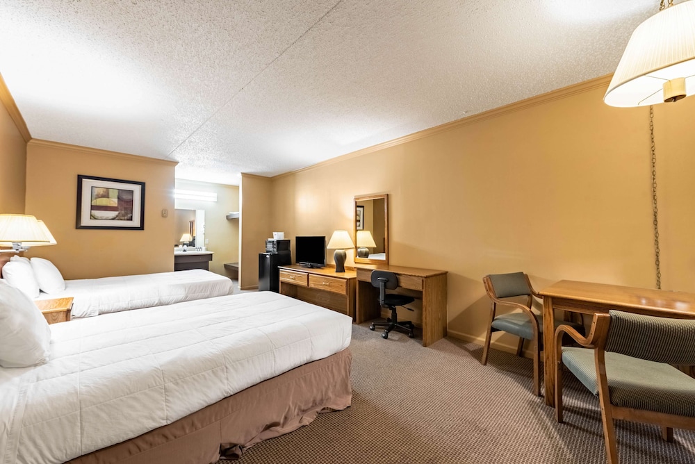 Americas Best Value Inn Suites St Marys 13/35