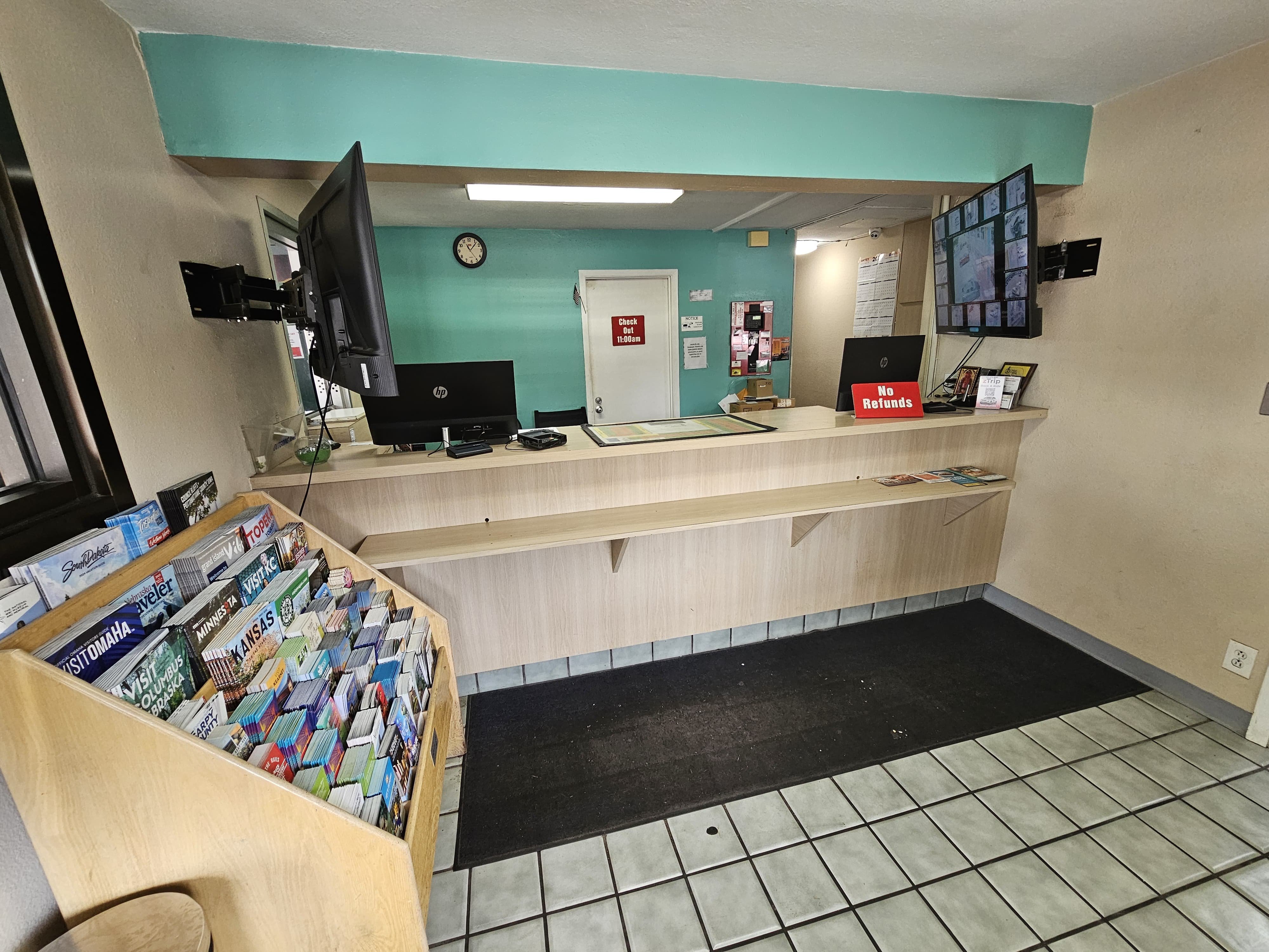 Travel Inn By OYO Omaha 5/22