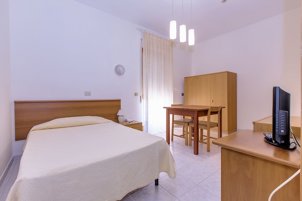 Hotel Residence Ulivi E Palme 24/71
