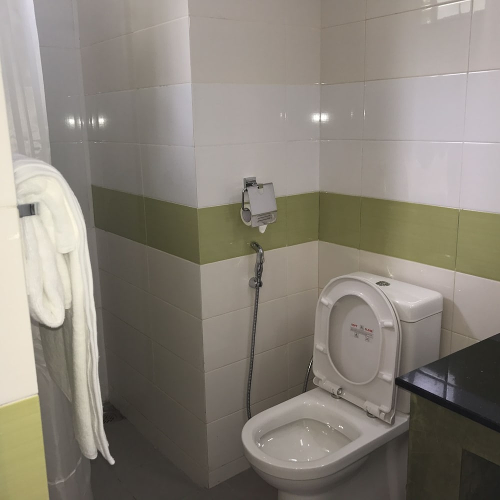 Saninro Residences & Food Court 50/50