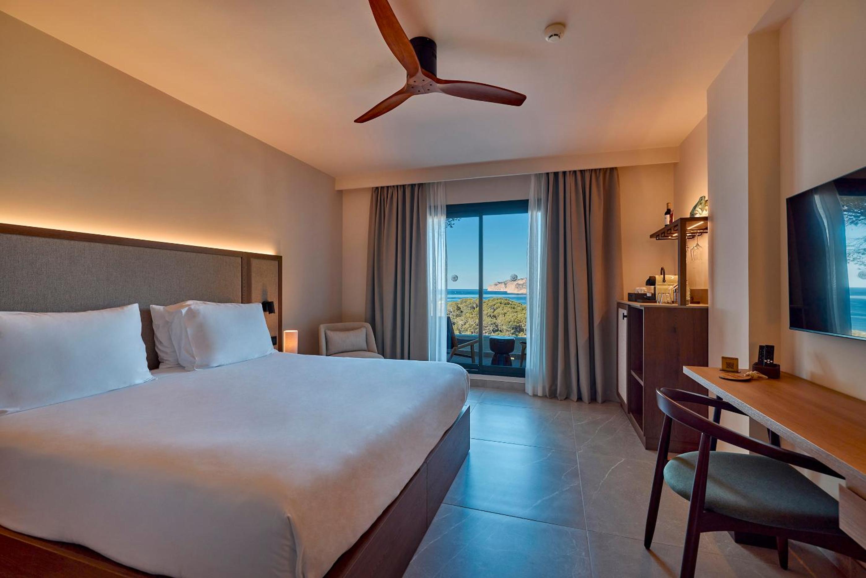 Joy, Junior Suite, Double Bed, Sea View