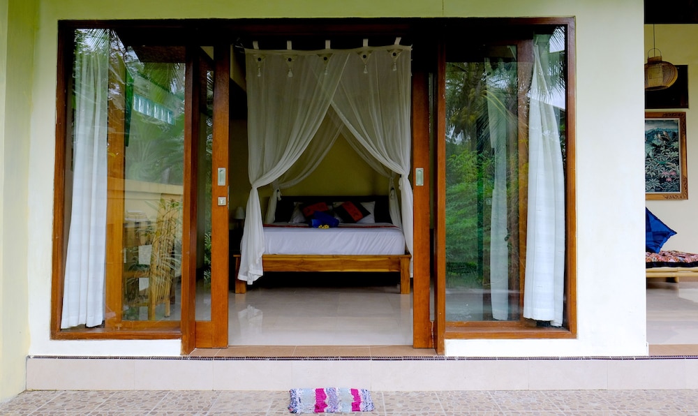 Dukuh Village Homestay & Villas 7/72