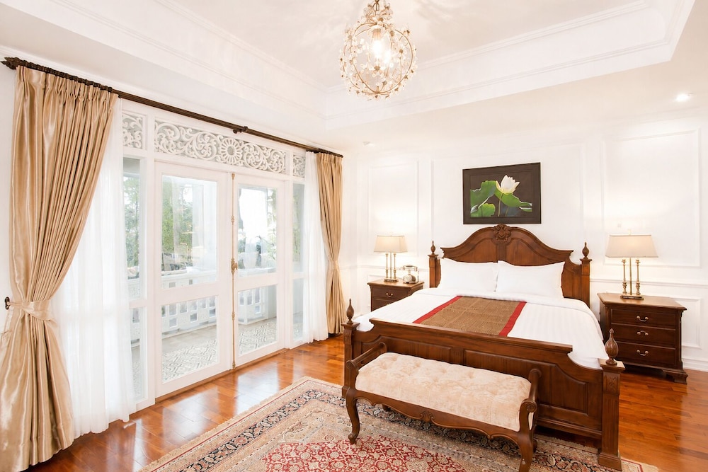 1 Bedroom, Heritage, Premier, Suite, King Bed