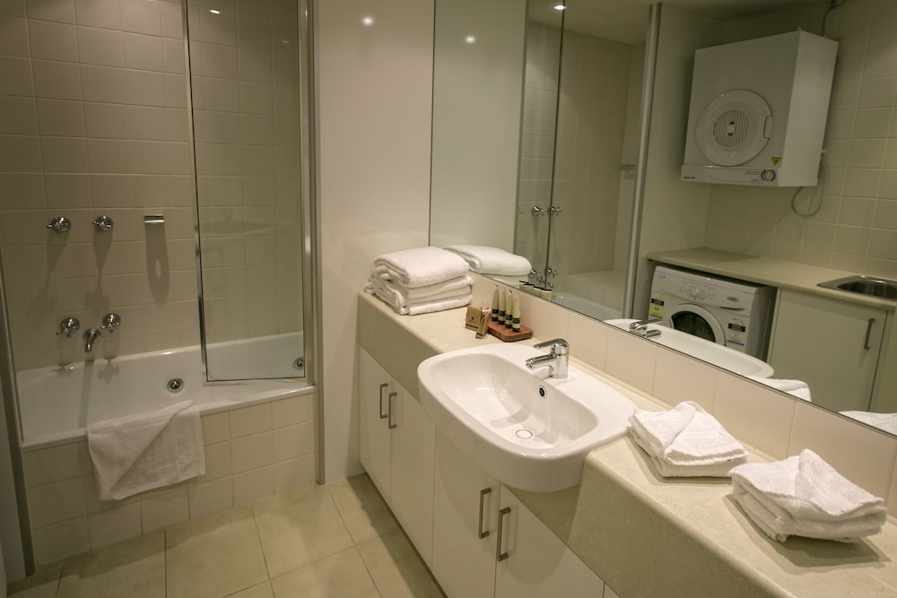 PORTSEA VILLAGE RESORT 20/69