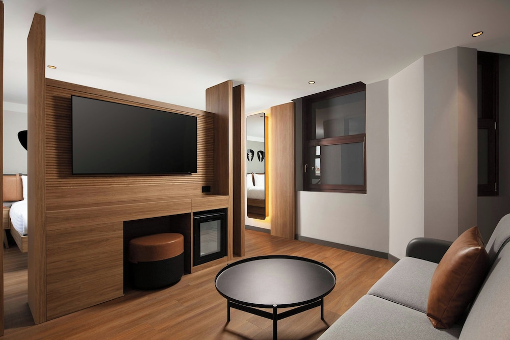 Moxy Istanbul Beyoglu 33/50