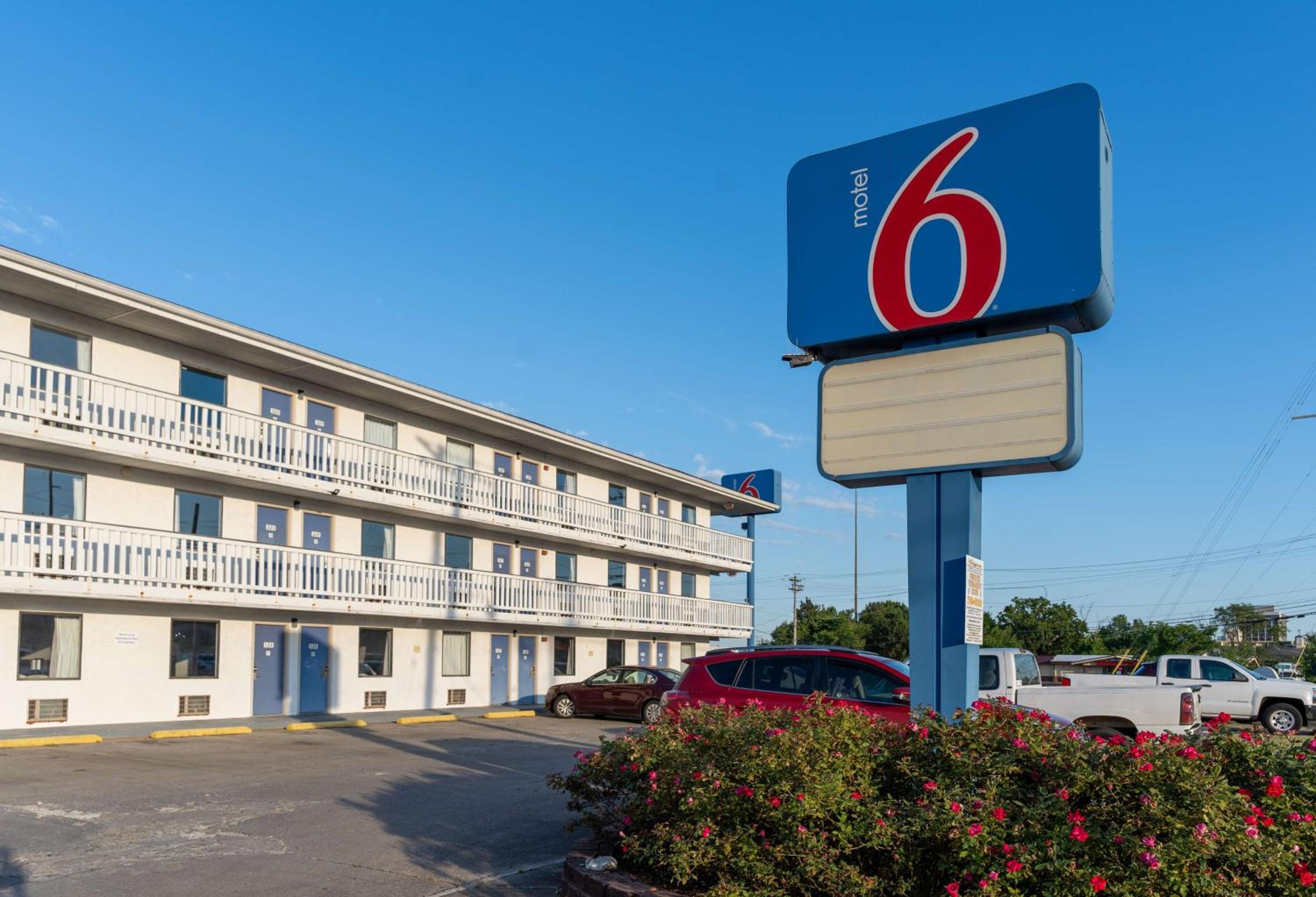 Motel6 Cincinnati, OH in SHARONVILLE - OH