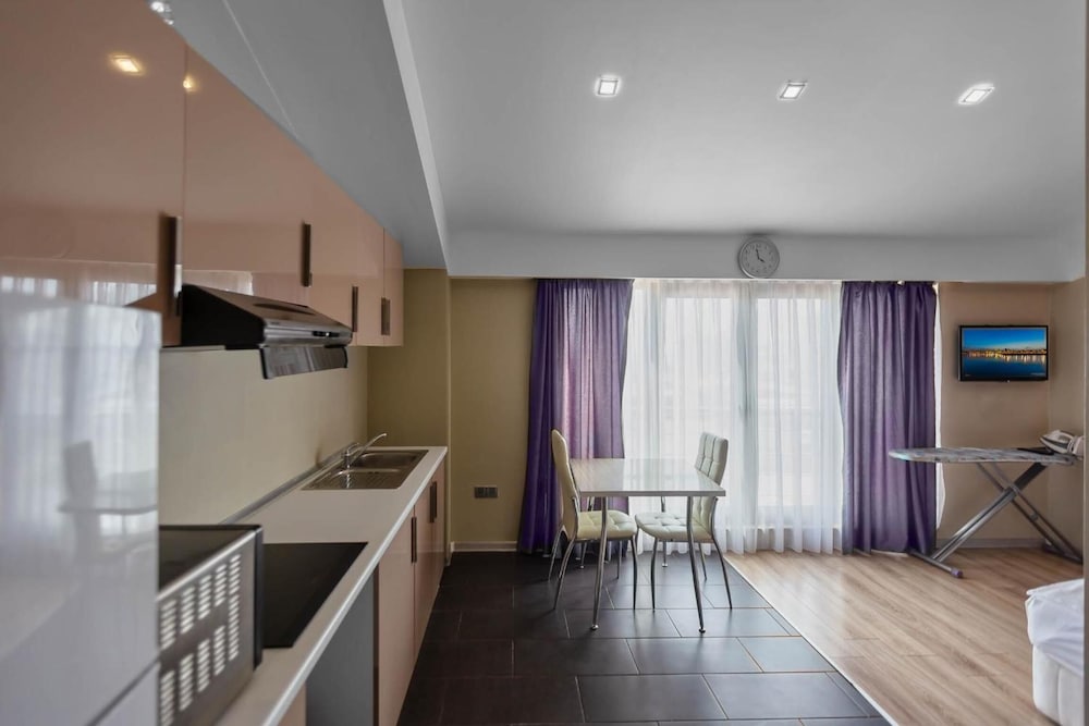Hotel Diplomat Suites 22/44