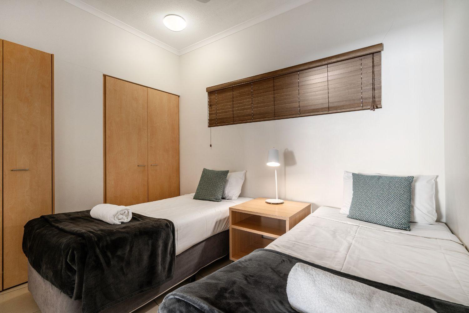 2 Bedrooms, Apartment, Pool Access