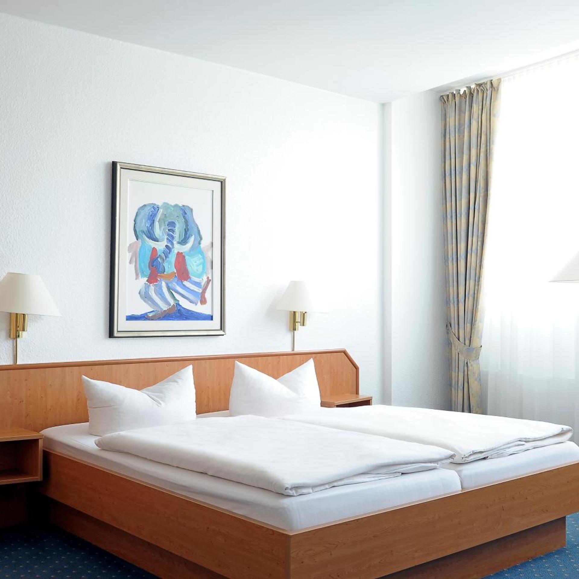 ROOM, TRIPLE