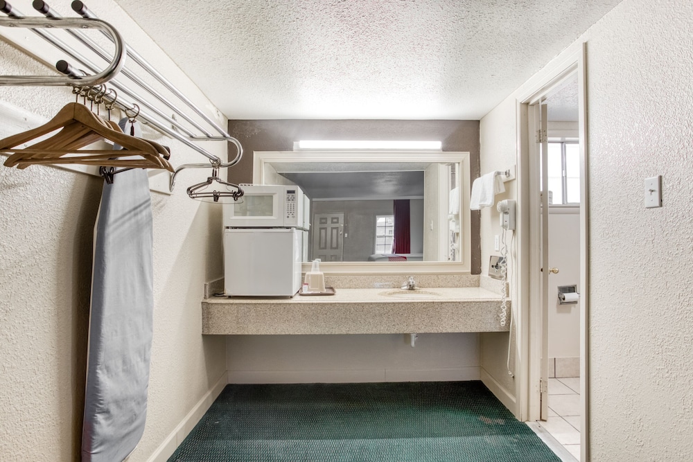 OYO Hotel Bald Knob near Searcy AR 37/71