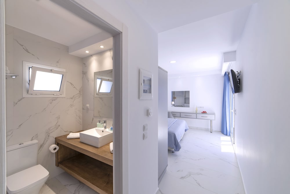 Naiades Marina Hotel Adults only 16+ 16/64