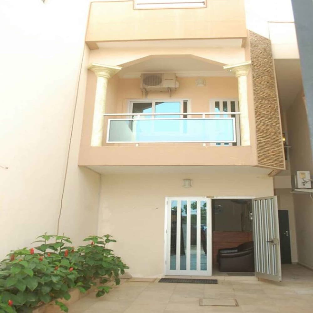 Residences Easy Hotel 3/50