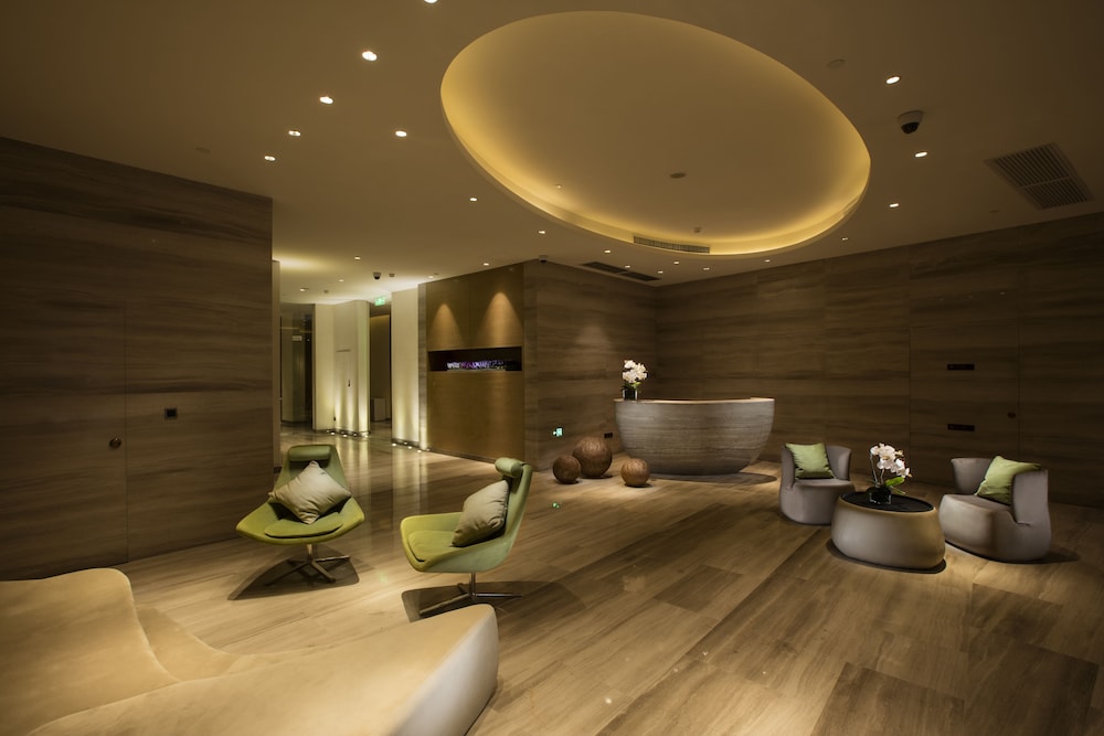 HILTON WUHAN RIVERSIDE 7/79