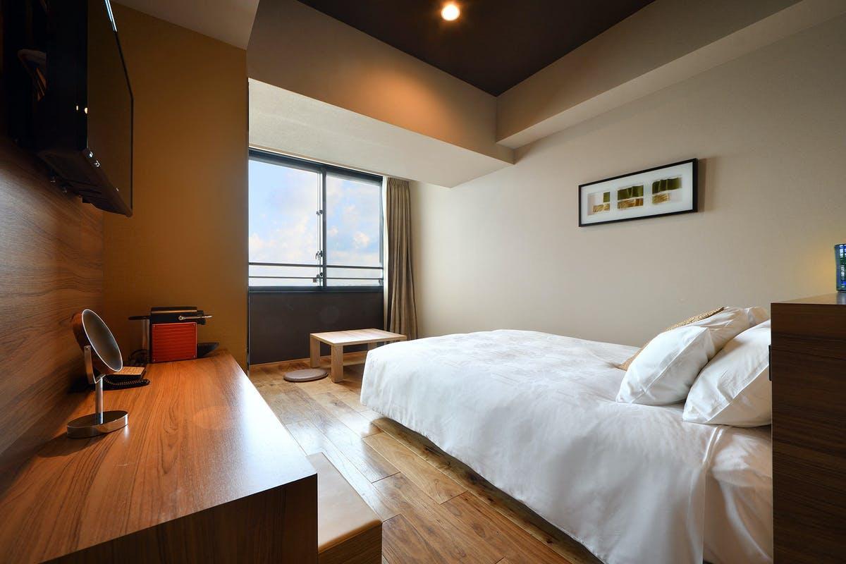 Compact, Luxury, Double Bed, Club Lounge Access, Club Floor