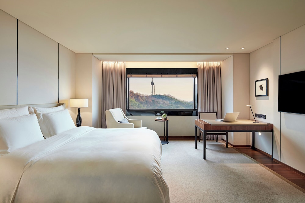 Island, Urban, Deluxe, King Bed