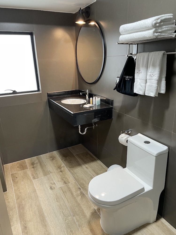 Habitat Hotel 38/39