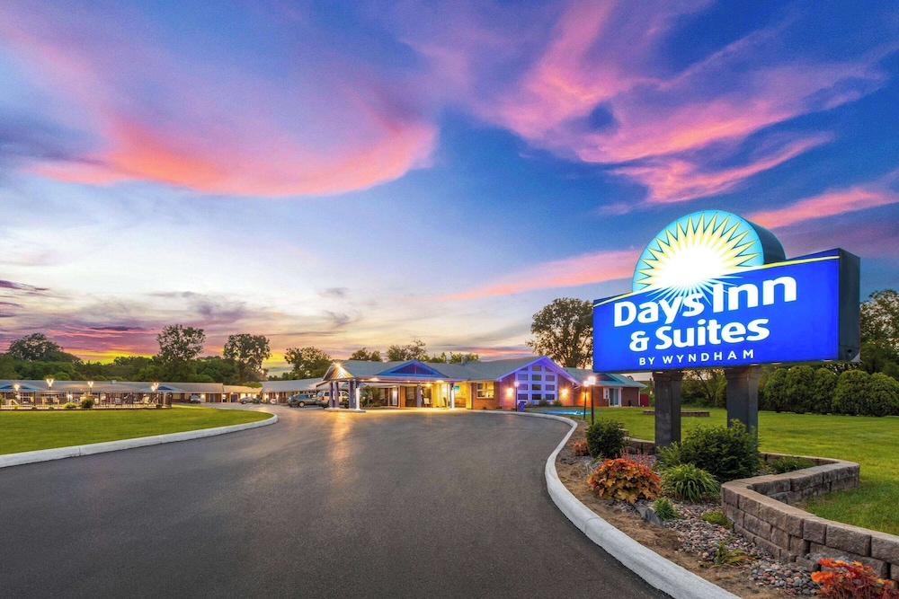 Days Inn by Wyndham Wauseon 2/49