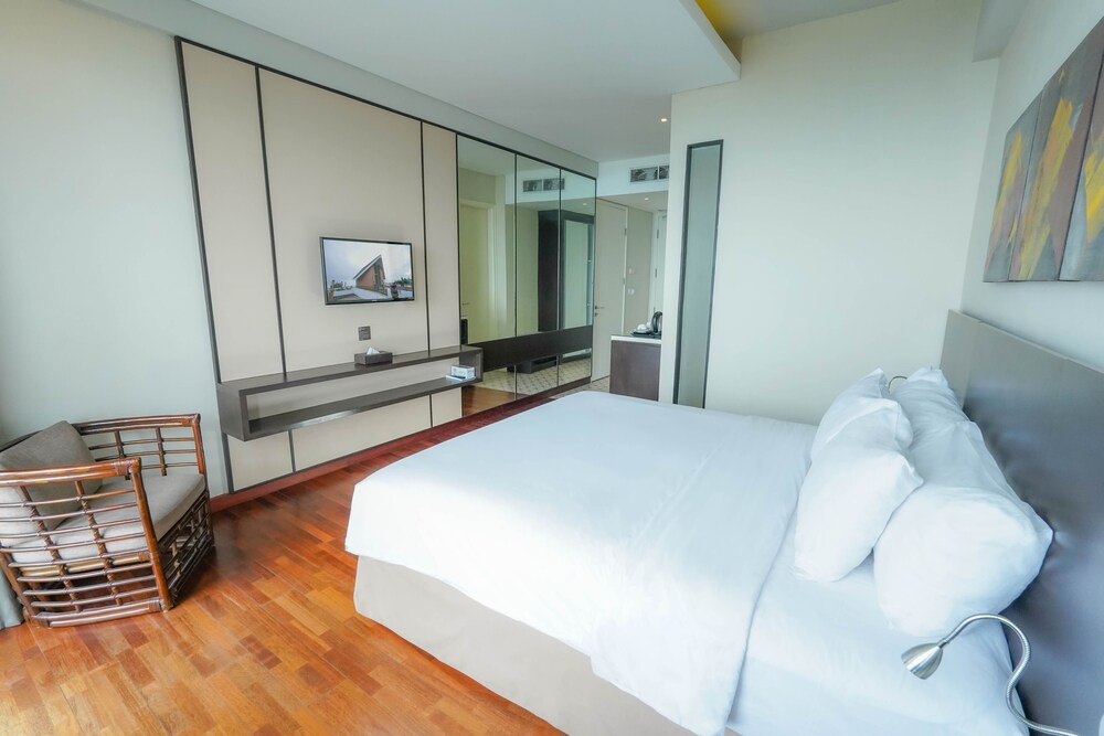Amarta Hills Hotel And Resort 16/50