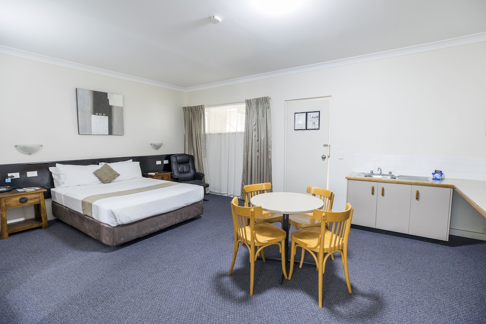 Emerald Maraboon Motor Inn 29/56