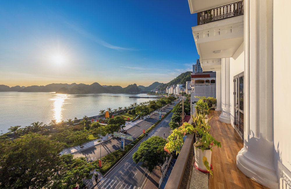 Quang Tung Hotel 43/45