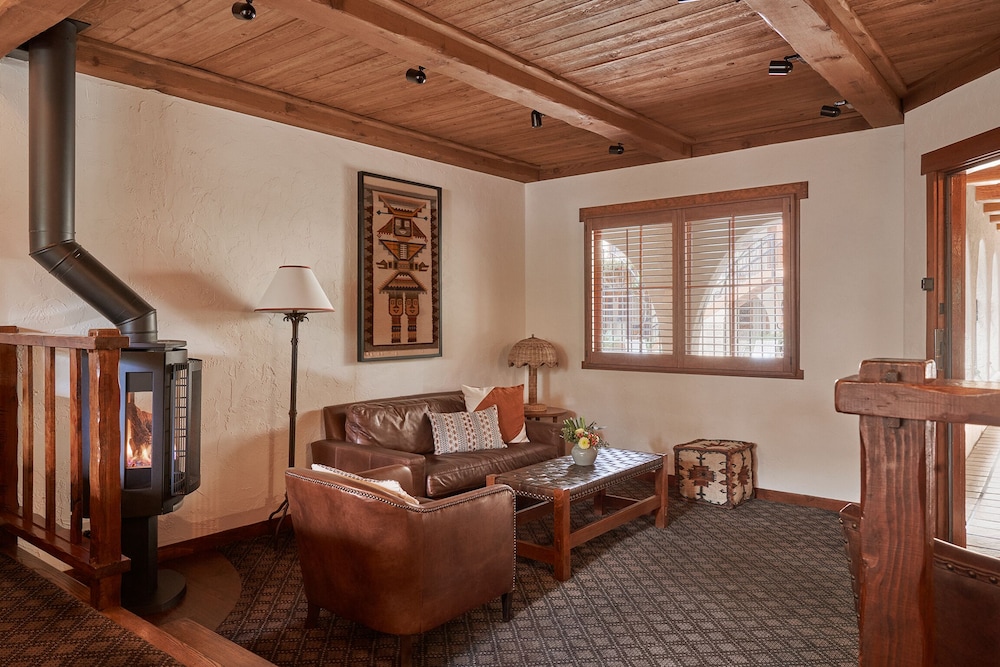 Rancho Caymus Inn 34/56