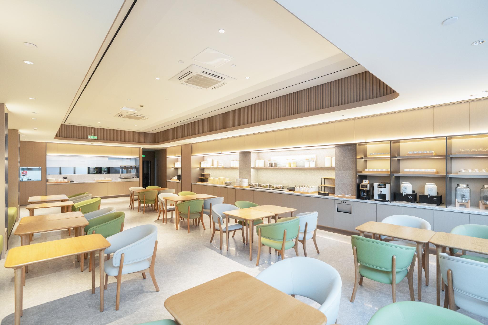7 Days Inn (Shanghai Yichuan Road) 46/58