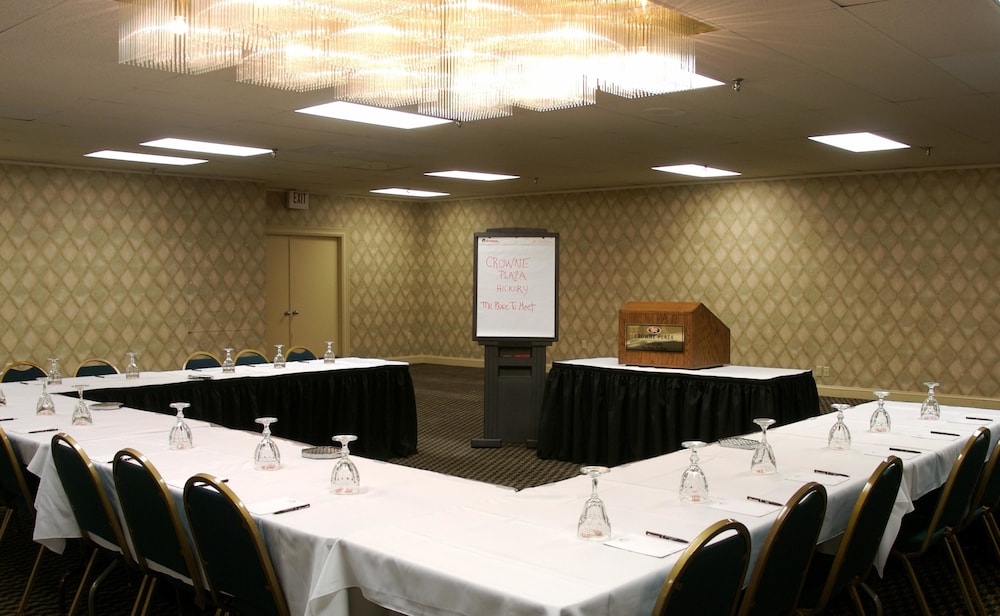 Crowne Plaza Hickory 46/61